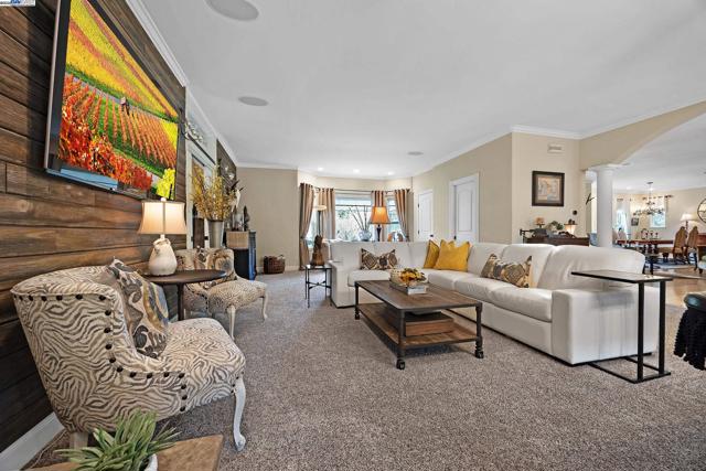 6745 Alisal St, Pleasanton CA: https://media.crmls.org/mediaz/2891b1b5-4f60-4ee4-85a7-117aaa30a14f.jpg
