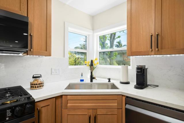 Detail Gallery Image 19 of 46 For 608 Forward St, La Jolla,  CA 92037 - 3 Beds | 2 Baths