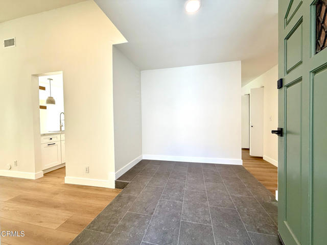 Detail Gallery Image 4 of 37 For 532 Village Rd, Port Hueneme,  CA 93041 - 3 Beds | 2 Baths