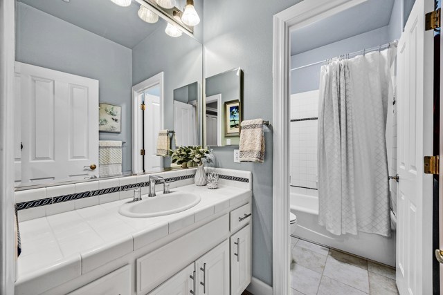 7832 Foothill Rd, Pleasanton CA: https://media.crmls.org/mediaz/28929658-7ea4-4027-8674-1d18b208a89a.jpg