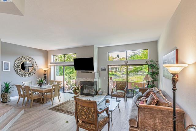 4001 W Lakeshore Drive, San Ramon CA: https://media.crmls.org/mediaz/28933553-503e-47a0-b75f-0d06f25328c3.jpg