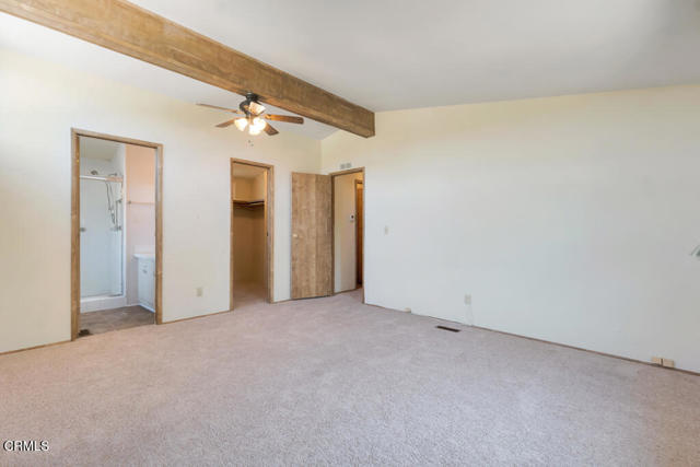 975 W Telegraph Road, Santa Paula CA: https://media.crmls.org/mediaz/289373b1-9156-4dd8-a42f-14f685b45201.jpg