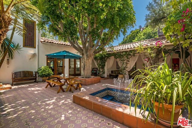 7825 Hillside Avenue, Los Angeles CA: https://media.crmls.org/mediaz/289394b4-0cee-4620-9b99-41d9c592ea33.jpg