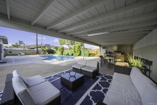 9903 Lindo Lake Place, Lakeside CA: https://media.crmls.org/mediaz/2893a708-c029-4dff-bd4d-dd3ce344b333.jpg