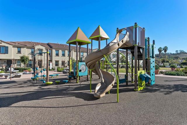 Detail Gallery Image 35 of 48 For 4192 Camino Campana, Oceanside,  CA 92057 - 4 Beds | 3 Baths