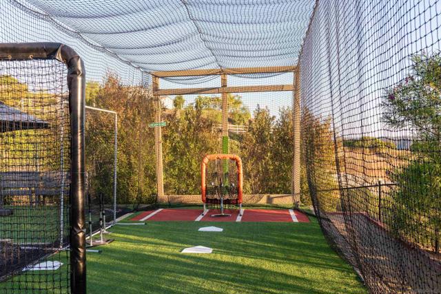 14546 Highcrest Ct, Poway CA: https://media.crmls.org/mediaz/2895174c-b7e0-4e11-b532-2f1a8d0a137f.jpg