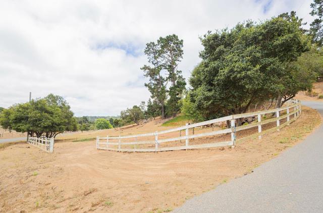 19400 Eden Court, Salinas CA: https://media.crmls.org/mediaz/289521ab-3505-4650-a6f6-3960cbccde66.jpg