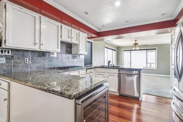 17365 Oak Leaf Drive, Morgan Hill CA: https://media.crmls.org/mediaz/2895d640-0e38-473c-aaac-cae3d632368a.jpg