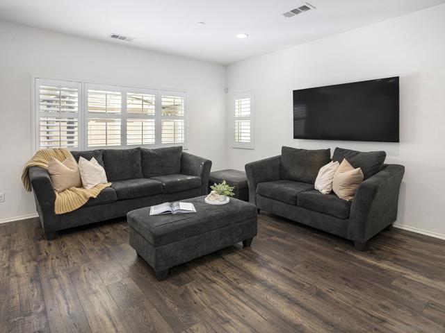 35406 Brown Galloway Ln, Fallbrook CA: https://media.crmls.org/mediaz/28960a38-e828-4ee6-8983-8d8ffe57af25.jpg