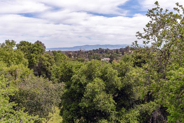 26896 Alejandro Drive, Los Altos Hills CA: https://media.crmls.org/mediaz/2897255f-a407-4fe8-9e42-3b2acf50be16.jpg