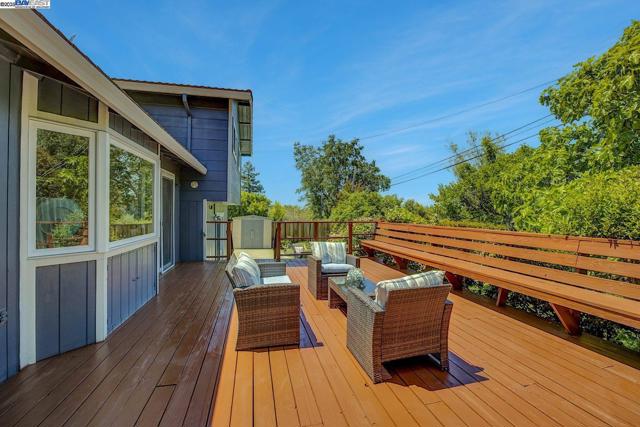 1487 De Palma Dr, San Jose CA: https://media.crmls.org/mediaz/28974613-e174-4c61-8223-af5f3b326fc5.jpg