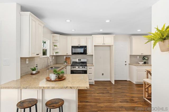 2069 Dayton Drive, Lemon Grove CA: https://media.crmls.org/mediaz/28974736-4b81-40f6-9a50-2b87e8a23430.jpg