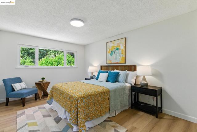 499 Blackstone Drive, San Rafael CA: https://media.crmls.org/mediaz/2897d484-ae9e-4ee5-964b-3a4f3598c835.jpg