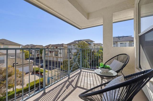 200 Baltic Circle, Redwood City CA: https://media.crmls.org/mediaz/2897e9c4-0d7f-4014-8bd1-fa6bf396d50e.jpg