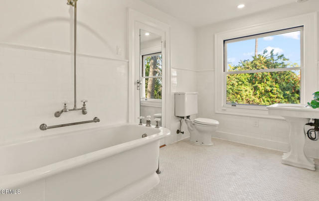 Detail Gallery Image 33 of 55 For 203 Oaklawn Ave, South Pasadena,  CA 91030 - 6 Beds | 5/2 Baths