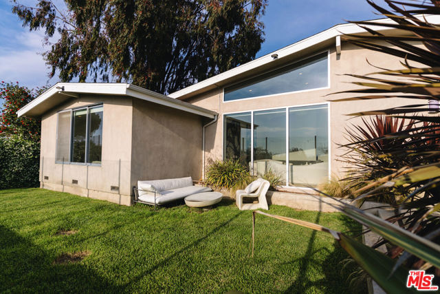 3423 Scadlock Lane, Sherman Oaks CA: https://media.crmls.org/mediaz/2898b70d-11ee-4231-a7f6-c79b3fc437ba.jpg