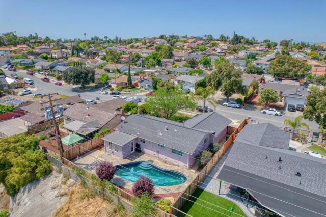 596 Savstrom Way, San Jose CA: https://media.crmls.org/mediaz/28993819-d228-454a-ac03-f95130b77fed.jpg