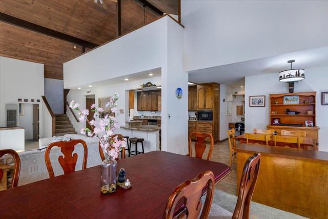 18861 Lookout Drive, Twain Harte CA: https://media.crmls.org/mediaz/28994cae-4c20-4a70-bbb9-f3239679f219.jpg