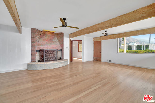 26636 Latigo Shore Drive, Malibu CA: https://media.crmls.org/mediaz/2899ac63-38c3-451a-9ad3-be49effd8aa5.jpg