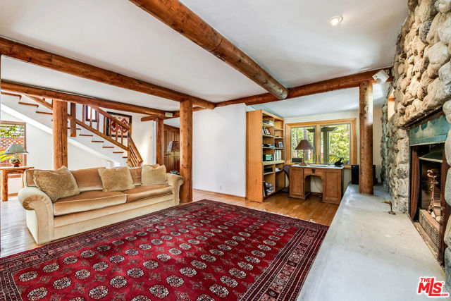 454 E Rustic Road, Santa Monica CA: https://media.crmls.org/mediaz/289a3105-e890-4892-bfc5-a55b8f42caee.jpg