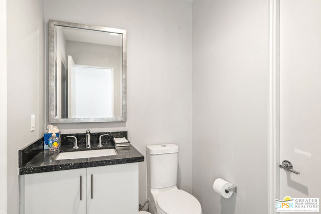 431 Suave Lane, Palm Springs CA: https://media.crmls.org/mediaz/289a42f3-de43-47a8-90c2-1b66dc93cee3.jpg