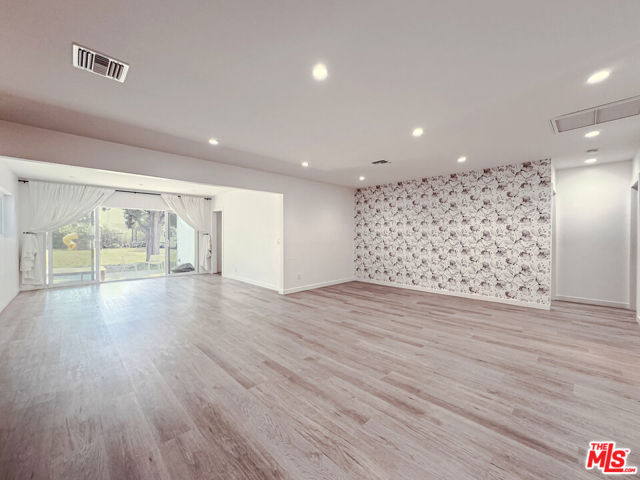 10162 Farralone Avenue photo 4