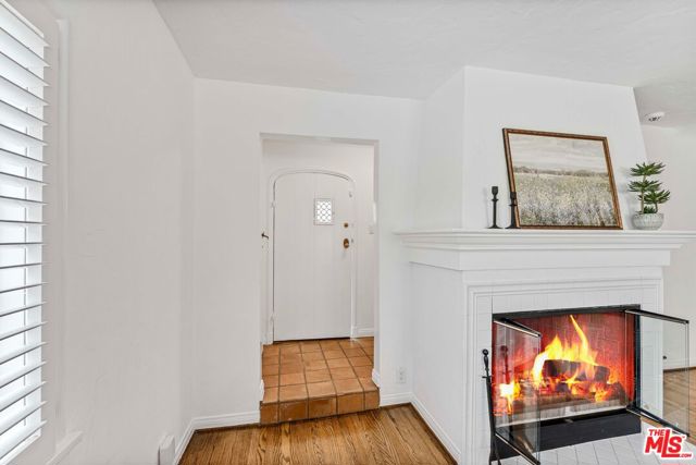 217 17th Street, Santa Monica CA: https://media.crmls.org/mediaz/289a6a08-5989-4cb8-8a26-9def3378e972.jpg