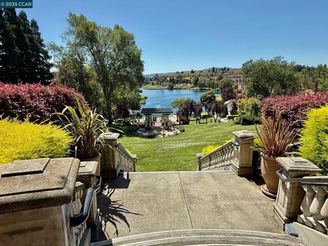 3019 Tahoe Pl, San Ramon CA: https://media.crmls.org/mediaz/289a9fc1-8753-46cb-94f6-cda597644de9.jpg