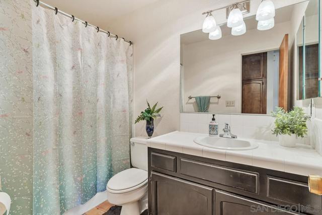 3176 Via Viejas, Alpine CA: https://media.crmls.org/mediaz/289b3984-31c8-496f-9e8f-d82ed22654ce.jpg
