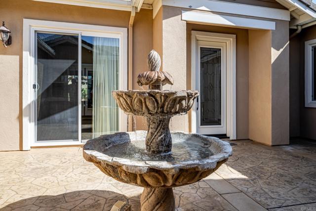 387 MELBOURNE GLN, Escondido CA: https://media.crmls.org/mediaz/289c1848-854a-40e1-8f0a-b6427a08caba.jpg