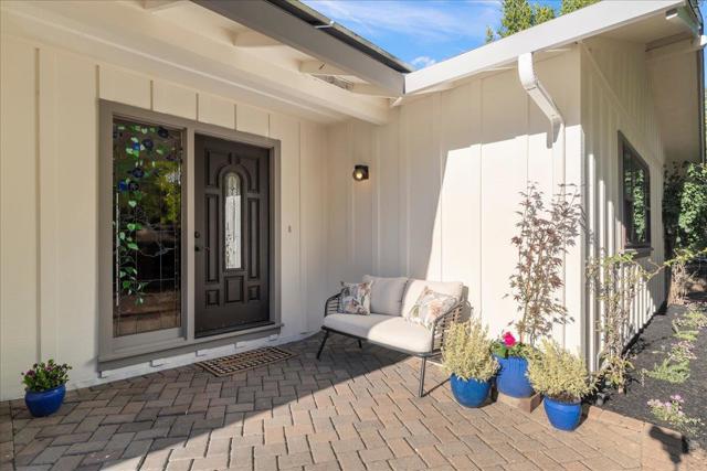 12272 Windsor Court, Los Altos Hills CA: https://media.crmls.org/mediaz/289c18ed-cc24-4b73-8cae-466e2e674dc6.jpg