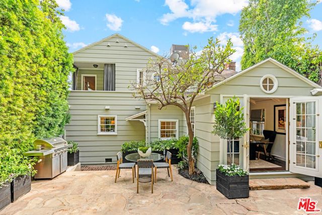 8023 Hemet Place, Los Angeles CA: https://media.crmls.org/mediaz/289cc42a-82c5-4820-955c-65fde643e330.jpg