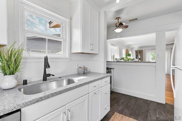 4749 Choctaw Dr, San Diego CA: https://media.crmls.org/mediaz/289cd443-7cd5-49c3-b495-81d75374bf46.jpg