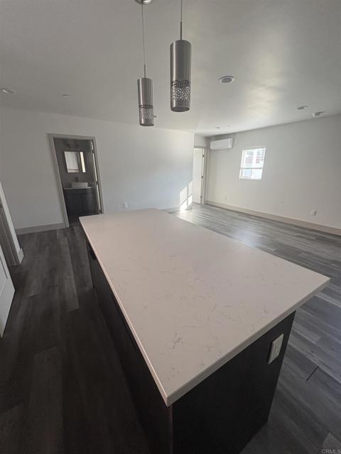 Detail Gallery Image 4 of 7 For 1417 Grove Ave #5,  Imperial Beach,  CA 91932 - 2 Beds | 2 Baths