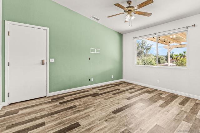 16579 Daza Dr, Ramona CA: https://media.crmls.org/mediaz/289de4e3-3490-4022-8dbc-66ea65505205.jpg