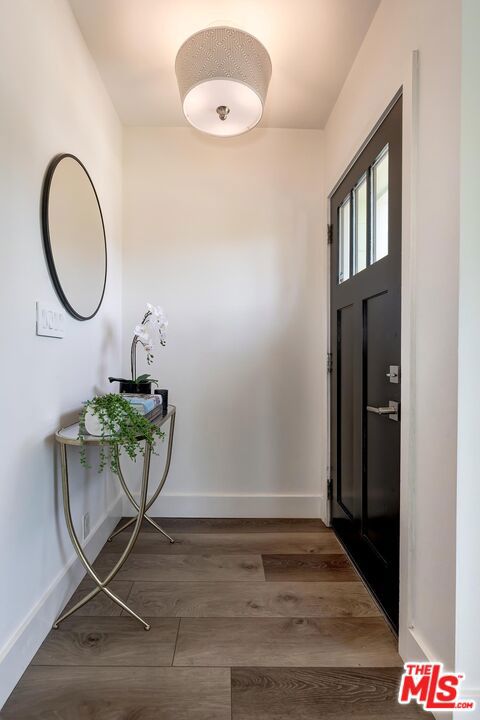 4417 Campbell Drive, Los Angeles CA: https://media.crmls.org/mediaz/289debf2-64cc-4126-ba09-7e557d521cf2.jpg