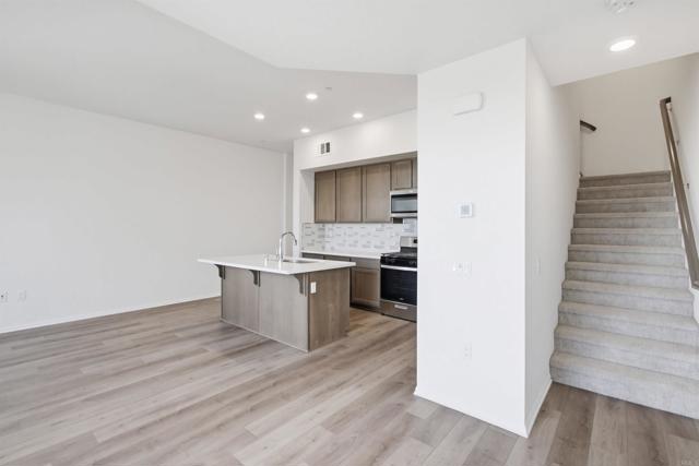 Detail Gallery Image 13 of 64 For 1455 Banahaw Way #6,  Chula Vista,  CA 91915 - 3 Beds | 2/1 Baths