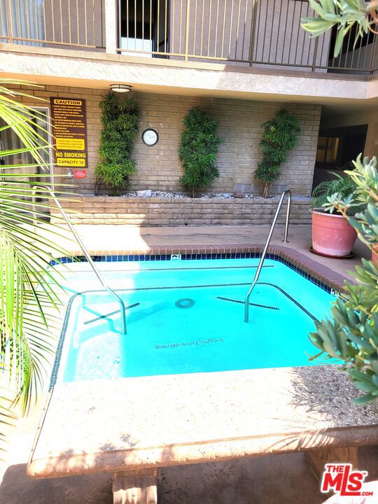 2501 W Redondo Beach Boulevard, Gardena CA: https://media.crmls.org/mediaz/289f62ff-5b9a-4f1a-a320-1122ce0927be.jpg