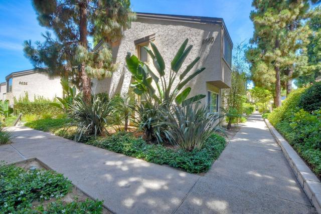 8660 Via Mallorca, La Jolla CA: https://media.crmls.org/mediaz/289fc5f6-dda8-433e-aed0-de718cd18518.jpg