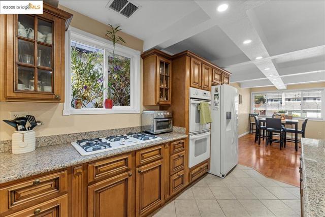 18943 Crest Ave, Castro Valley CA: https://media.crmls.org/mediaz/289fe92f-f22b-4ae5-a29f-124f087d6030.jpg