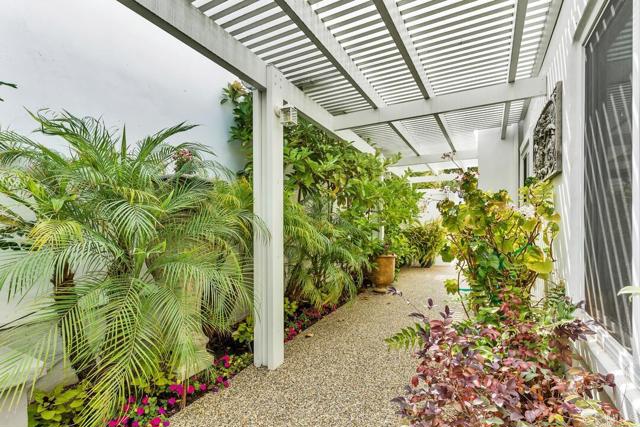 4125 PINDAR Way, Oceanside CA: https://media.crmls.org/mediaz/28a00575-f4a7-4450-8446-75a82fdb6e48.jpg