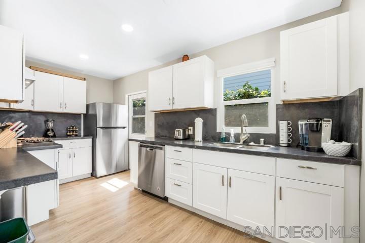 1735 Froude St - photo 12