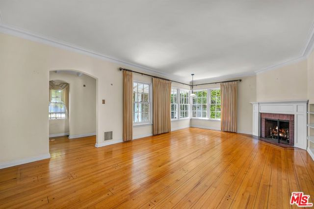1358 Woodruff Avenue, Los Angeles CA: https://media.crmls.org/mediaz/28a0441a-4aaa-4725-a556-2e5ed00a7f8b.jpg