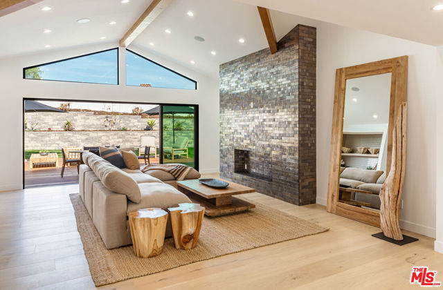 5259 Lewis Road, Agoura Hills CA: https://media.crmls.org/mediaz/28a09203-fa93-4f8f-b578-14255d204cca.jpg