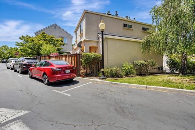 103 Whits Road, Mountain View CA: https://media.crmls.org/mediaz/28a1380b-25ec-4d9e-96f4-6fcf20d2382d.jpg