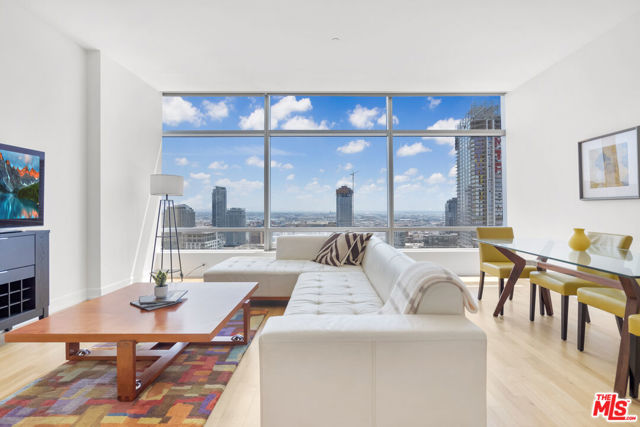 Details for 900 Olympic Boulevard 33i, Los Angeles, CA 90015