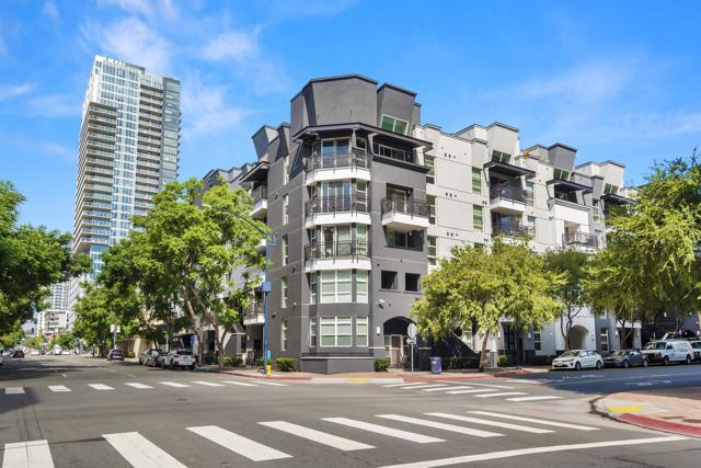 525 11th Avenue, San Diego CA: https://media.crmls.org/mediaz/28a16440-bffe-4ed9-aaec-9fec4b733120.jpg