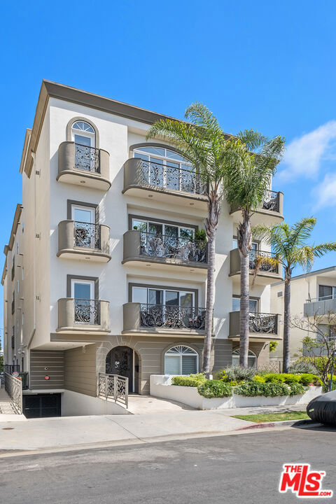 11840 Dorothy Street #202