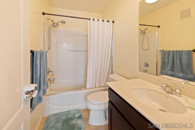 10556 Debreceni Way, San Diego CA: https://media.crmls.org/mediaz/28a1a8ad-1a18-4129-a811-0d39986f74ef.jpg