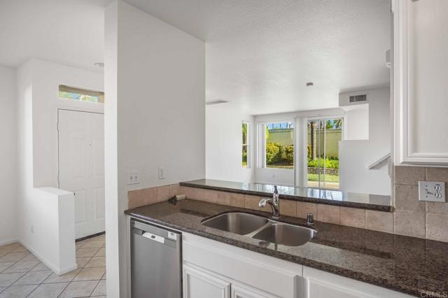 Detail Gallery Image 19 of 33 For 1140 Valdivia Ct, Chula Vista,  CA 91910 - 3 Beds | 2/1 Baths